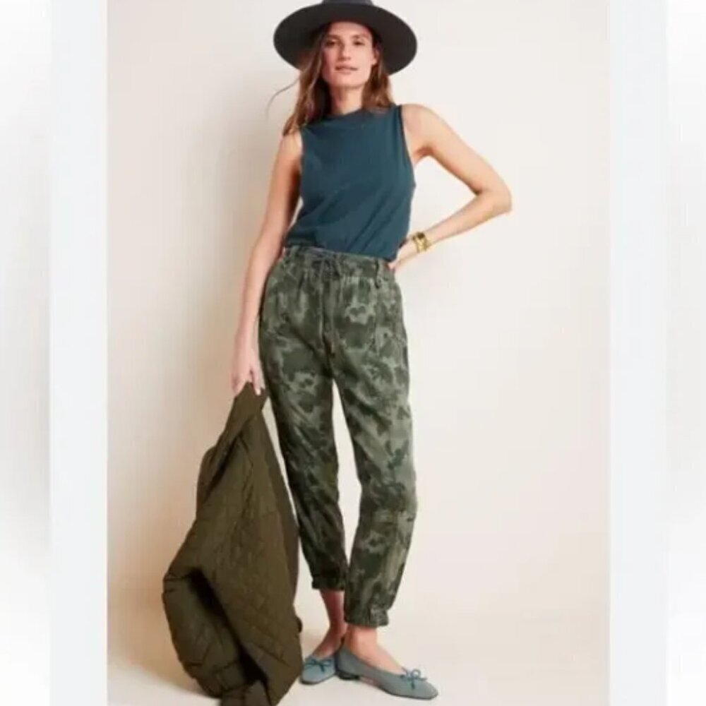 Anthropologie Green Camo Camouflage Leda Utility Joggers Lyocell size Medium